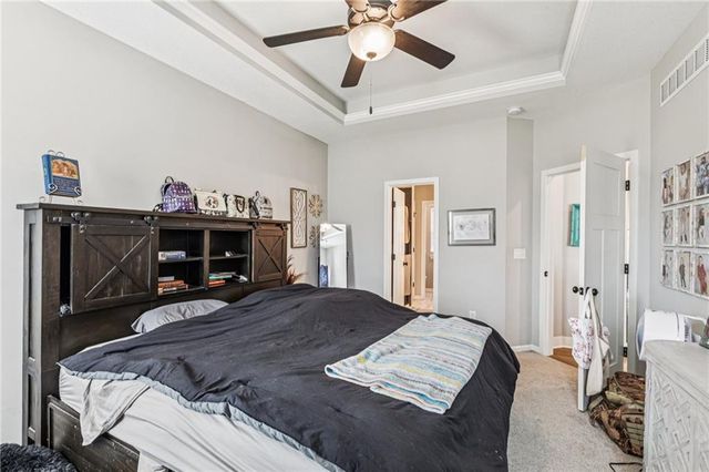 409 Lilly Lane, Liberty, MO 64068