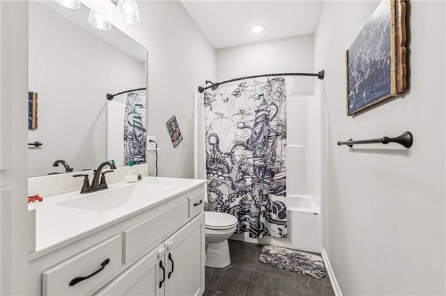 409 Lilly Lane, Liberty, MO 64068