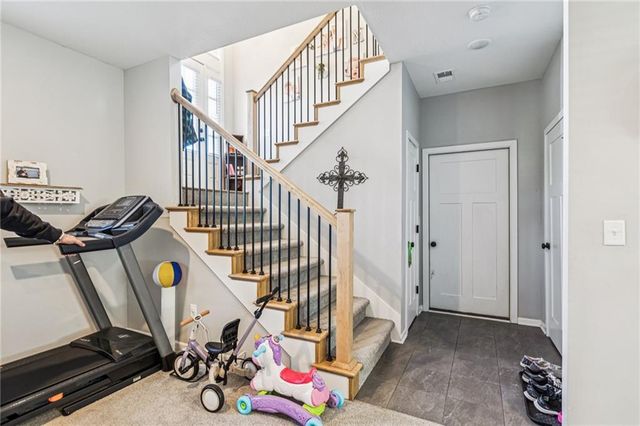 409 Lilly Lane, Liberty, MO 64068