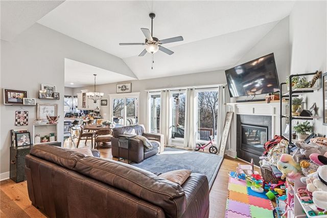 409 Lilly Lane, Liberty, MO 64068