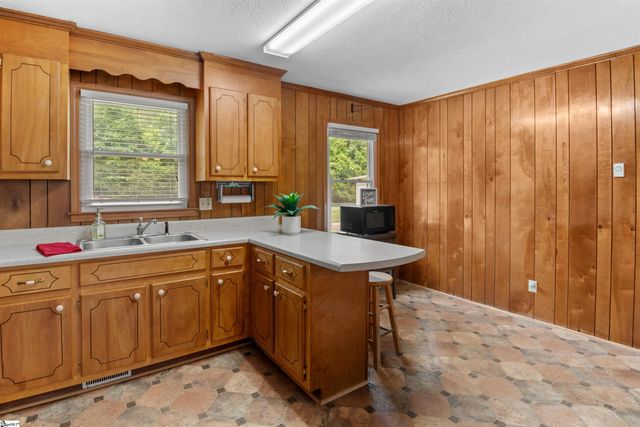 115 Oak Brook Court, Liberty, SC 29657