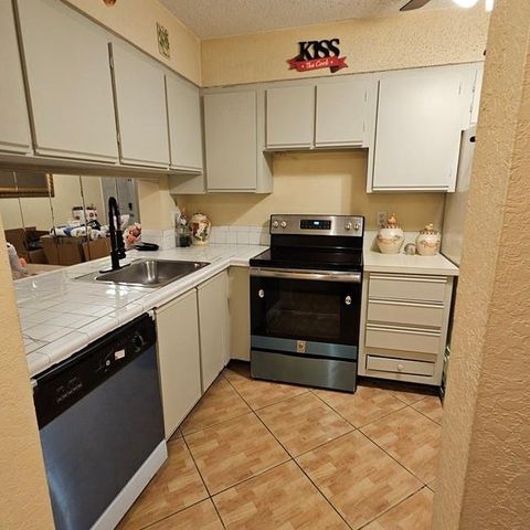 3007 N Oakland Forest Drive 204, Oakland Park, FL 33309