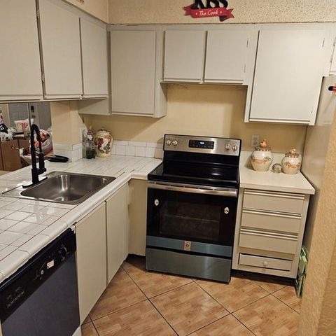 3007 N Oakland Forest Drive 204, Oakland Park, FL 33309