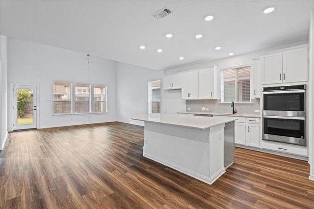 309 Harbors LN, Leander, TX 78641