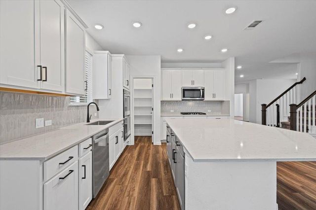 309 Harbors LN, Leander, TX 78641