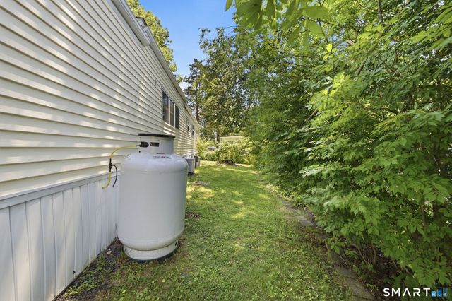 165 Laurelwood Lane, Danbury, CT 06811