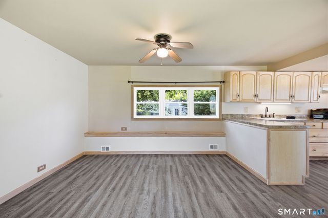 165 Laurelwood Lane, Danbury, CT 06811