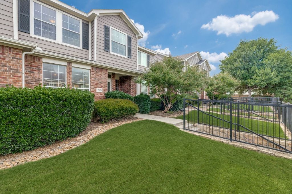 2324 Stoneleigh Place, Mckinney, TX 75071