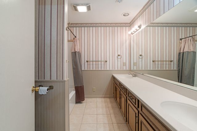 695 20th Street NE, Paris, TX 75460