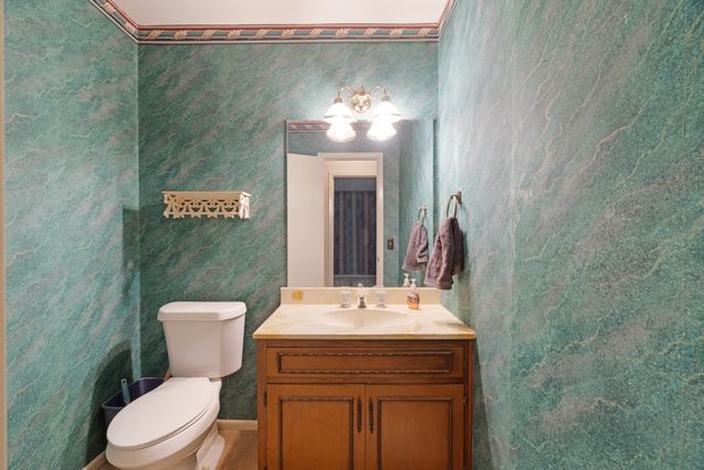 695 20th Street NE, Paris, TX 75460