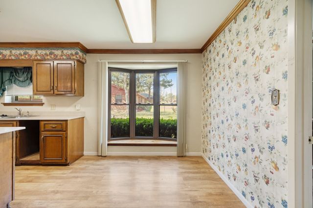 695 20th Street NE, Paris, TX 75460