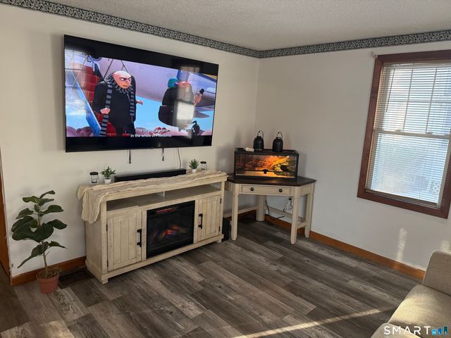 9 Brown Avenue, Windsor, CT 06095