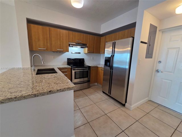 471 NE 25th St 601, Miami, FL 33137