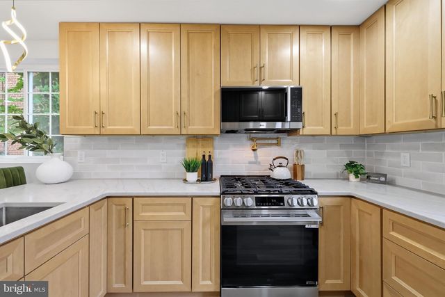 5005 SARGENT RD NE, Washington, DC 20017