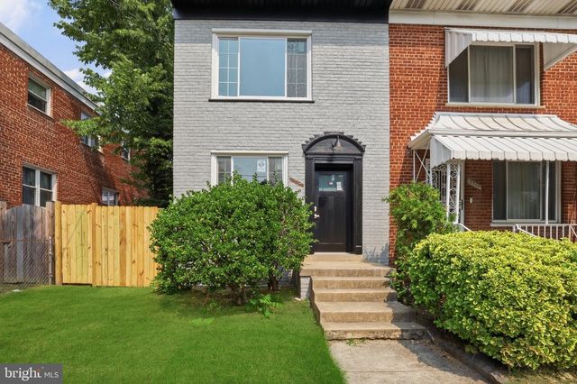 5005 SARGENT RD NE, Washington, DC 20017