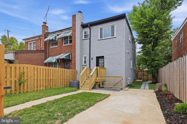 5005 SARGENT RD NE, Washington, DC 20017