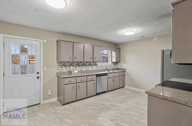 43 Sandy Run Road SE, Allenhurst, GA 31301