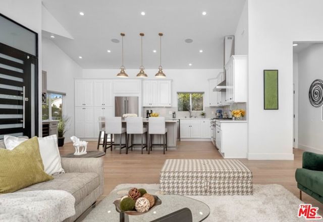 4420 Calhoun Avenue, Sherman Oaks, CA 91423