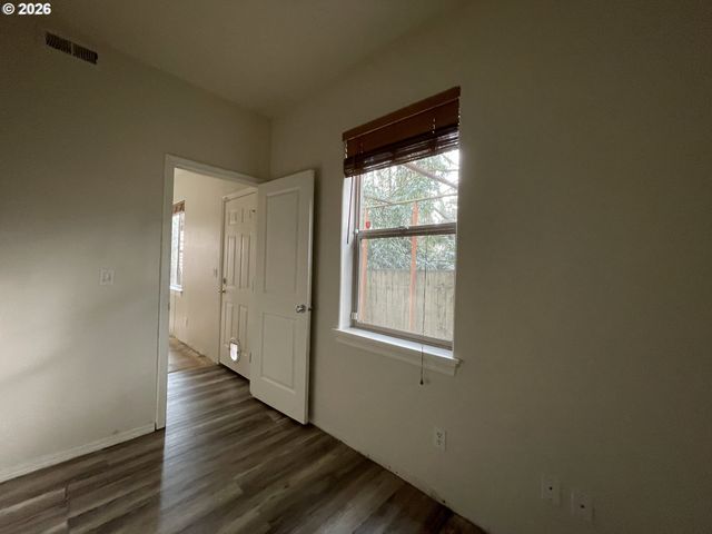 14728 Ne FLANDERS St, Portland, OR 97230