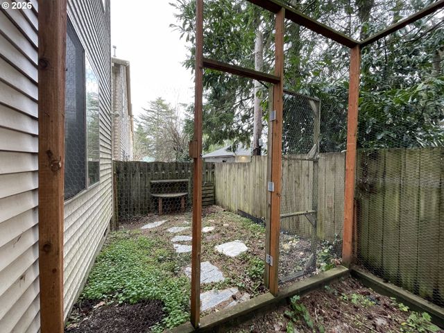 14728 Ne FLANDERS St, Portland, OR 97230