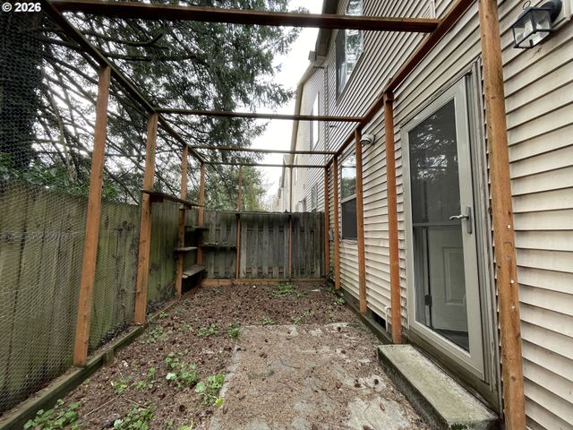 14728 Ne FLANDERS St, Portland, OR 97230
