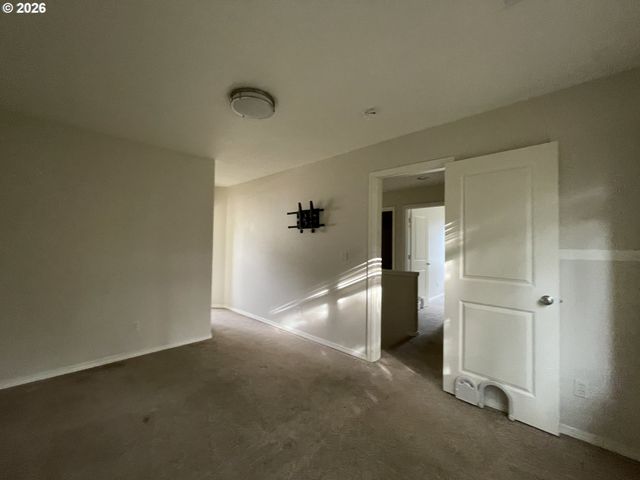 14728 Ne FLANDERS St, Portland, OR 97230