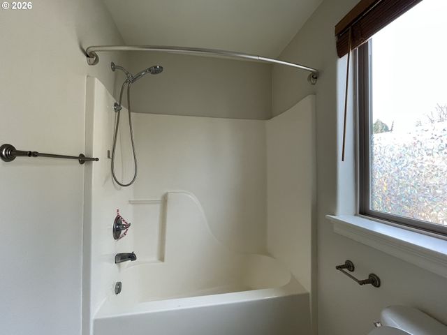 14728 Ne FLANDERS St, Portland, OR 97230