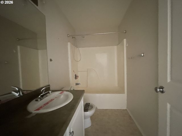 14728 Ne FLANDERS St, Portland, OR 97230