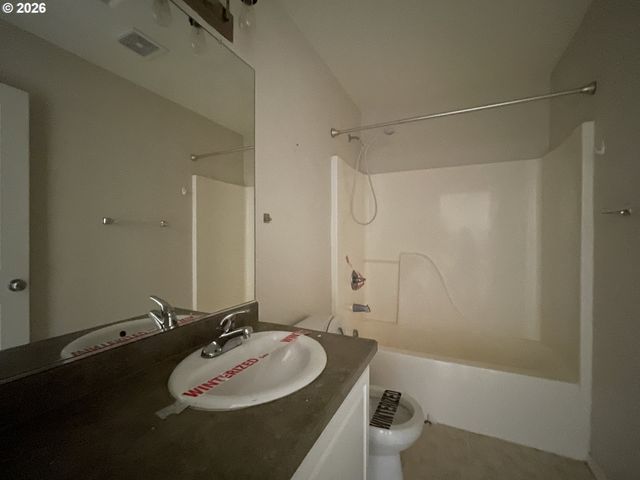 14728 Ne FLANDERS St, Portland, OR 97230