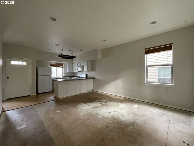 14728 Ne FLANDERS St, Portland, OR 97230