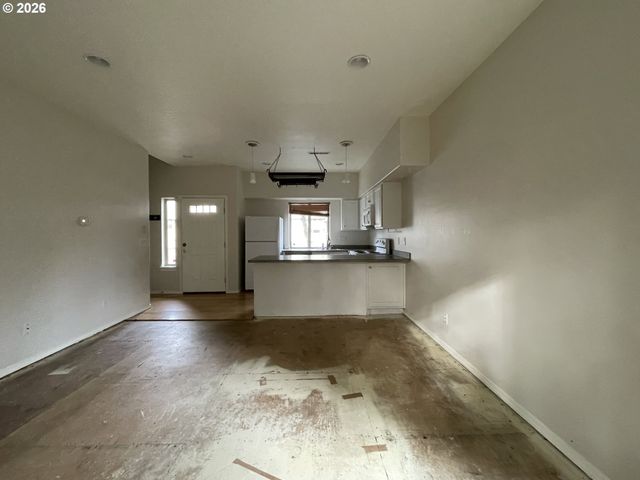 14728 Ne FLANDERS St, Portland, OR 97230