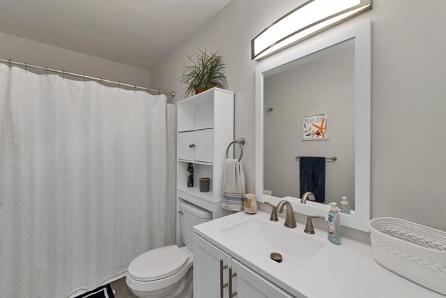 6 Winnisquam Shore, Tilton, NH 03276