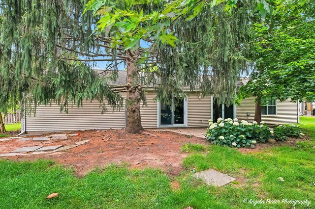 3287 Medford Court, Island Lake, IL 60042