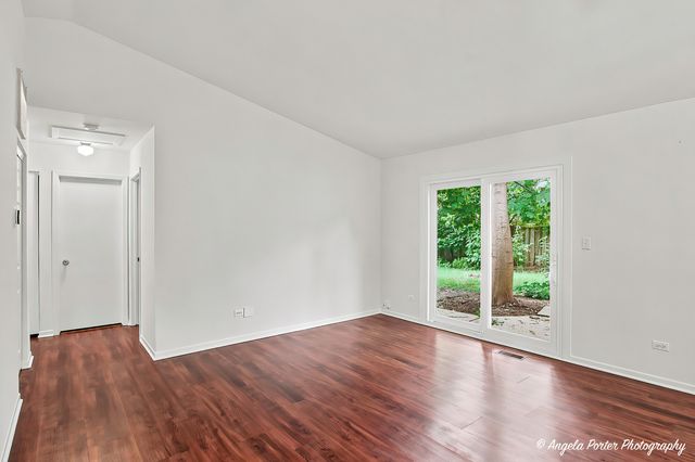 3287 Medford Court, Island Lake, IL 60042