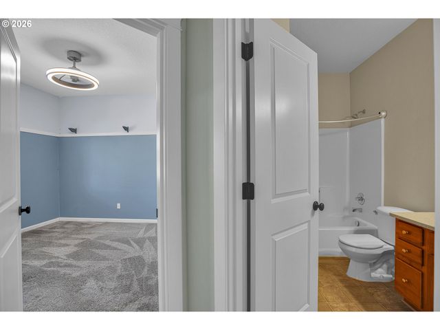 716 ERIC Dr, Molalla, OR 97038