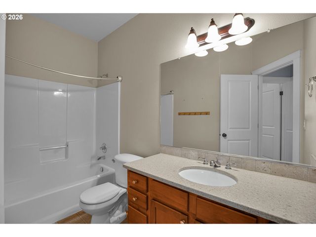 716 ERIC Dr, Molalla, OR 97038