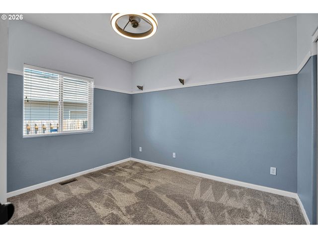 716 ERIC Dr, Molalla, OR 97038