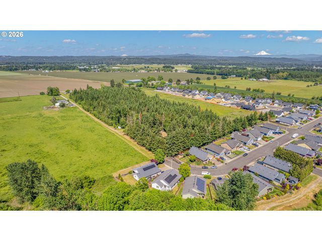 716 ERIC Dr, Molalla, OR 97038