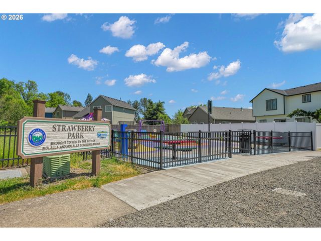 716 ERIC Dr, Molalla, OR 97038