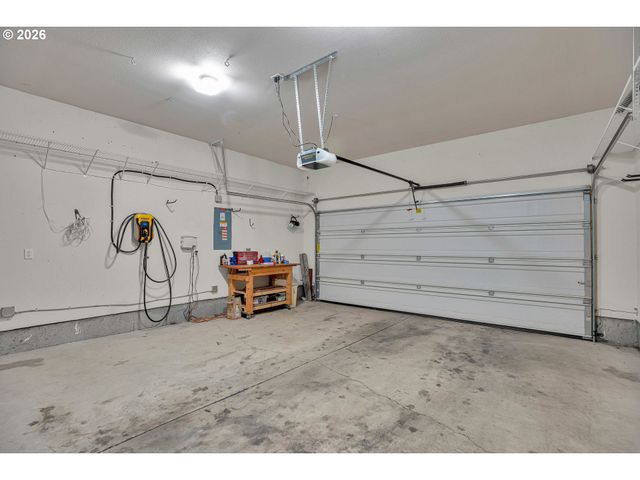 716 ERIC Dr, Molalla, OR 97038