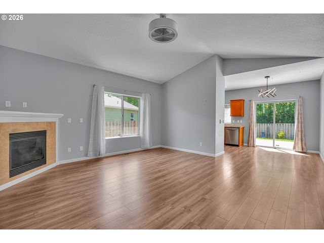 716 ERIC Dr, Molalla, OR 97038