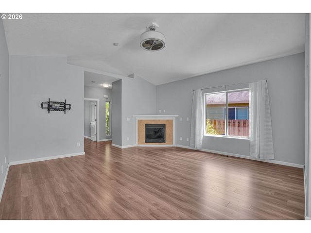 716 ERIC Dr, Molalla, OR 97038