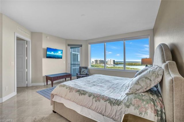 265 Indies WAY # 904, Naples, FL 34110