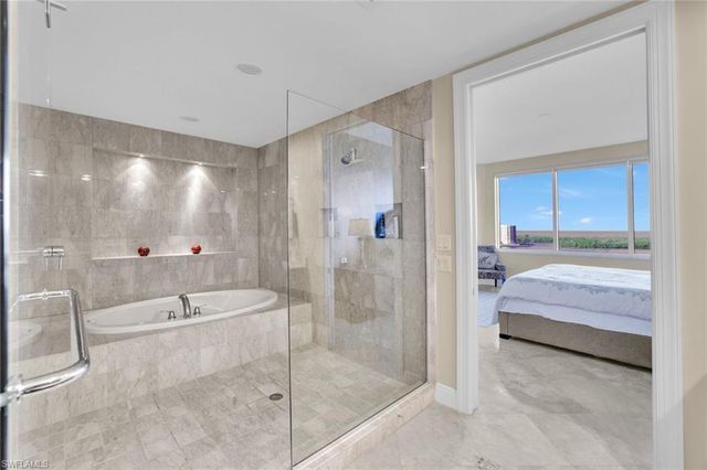 265 Indies WAY # 904, Naples, FL 34110