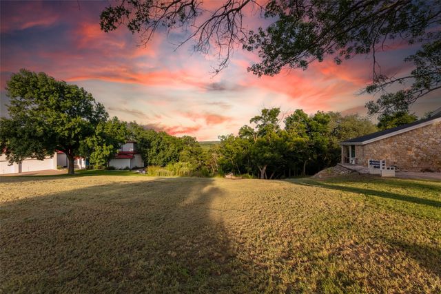 9710 Bellechase Road, Granbury, TX 76049