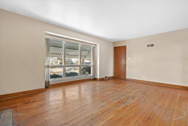 3955 N 46th STREET, Milwaukee, WI 53216