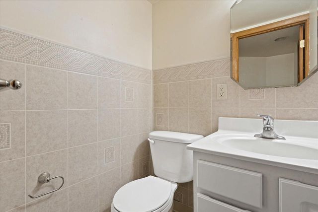 3955 N 46th STREET, Milwaukee, WI 53216