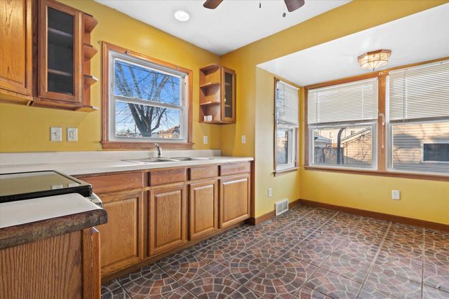 3955 N 46th STREET, Milwaukee, WI 53216