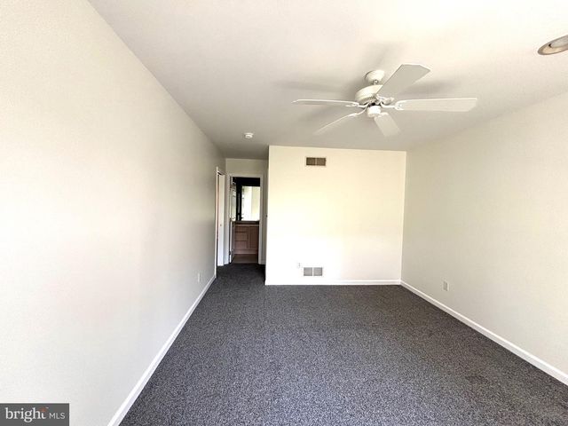 42 RIDGEWAY DR, Mechanicsburg, PA 17050