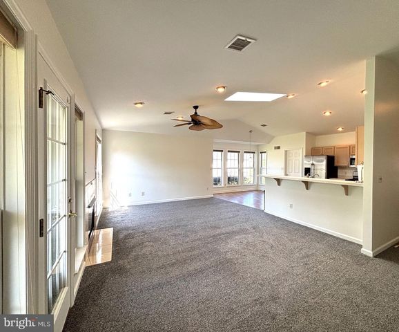 42 RIDGEWAY DR, Mechanicsburg, PA 17050